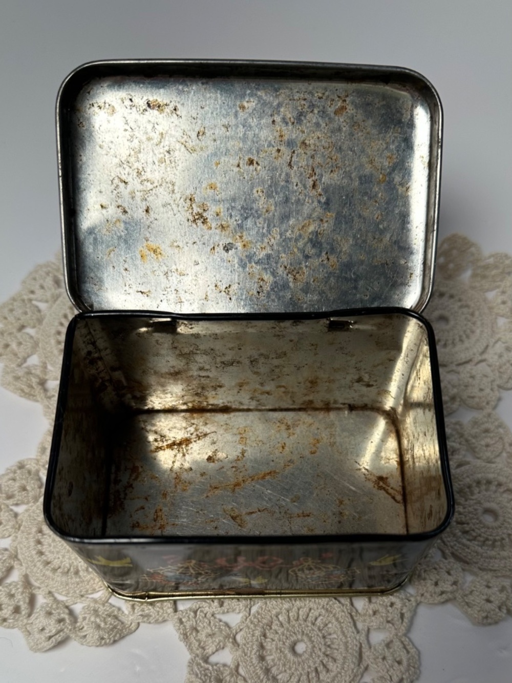THE HEARTFELT TREASURE BOX NO. 3 | 20+ VINTAGE & RETRO TREASURES - Picture 7 of 9